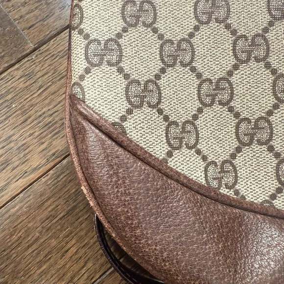 1970s Authentic Gucci Canvas Brown Monogram Shoulder Bag - Picture 13 of 16